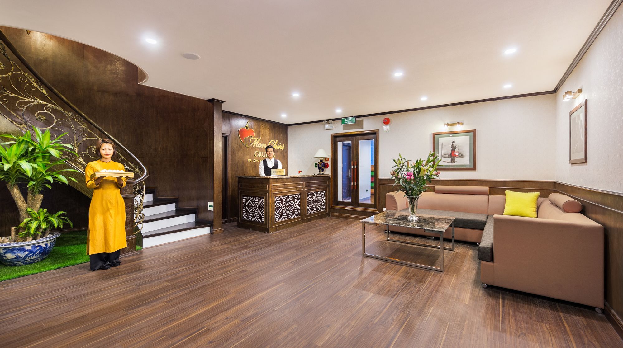 Mon Cheri Cruises Hotel
