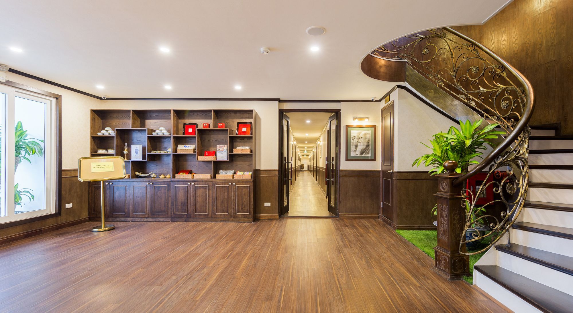 Mon Cheri Cruises Hotel Hanoi