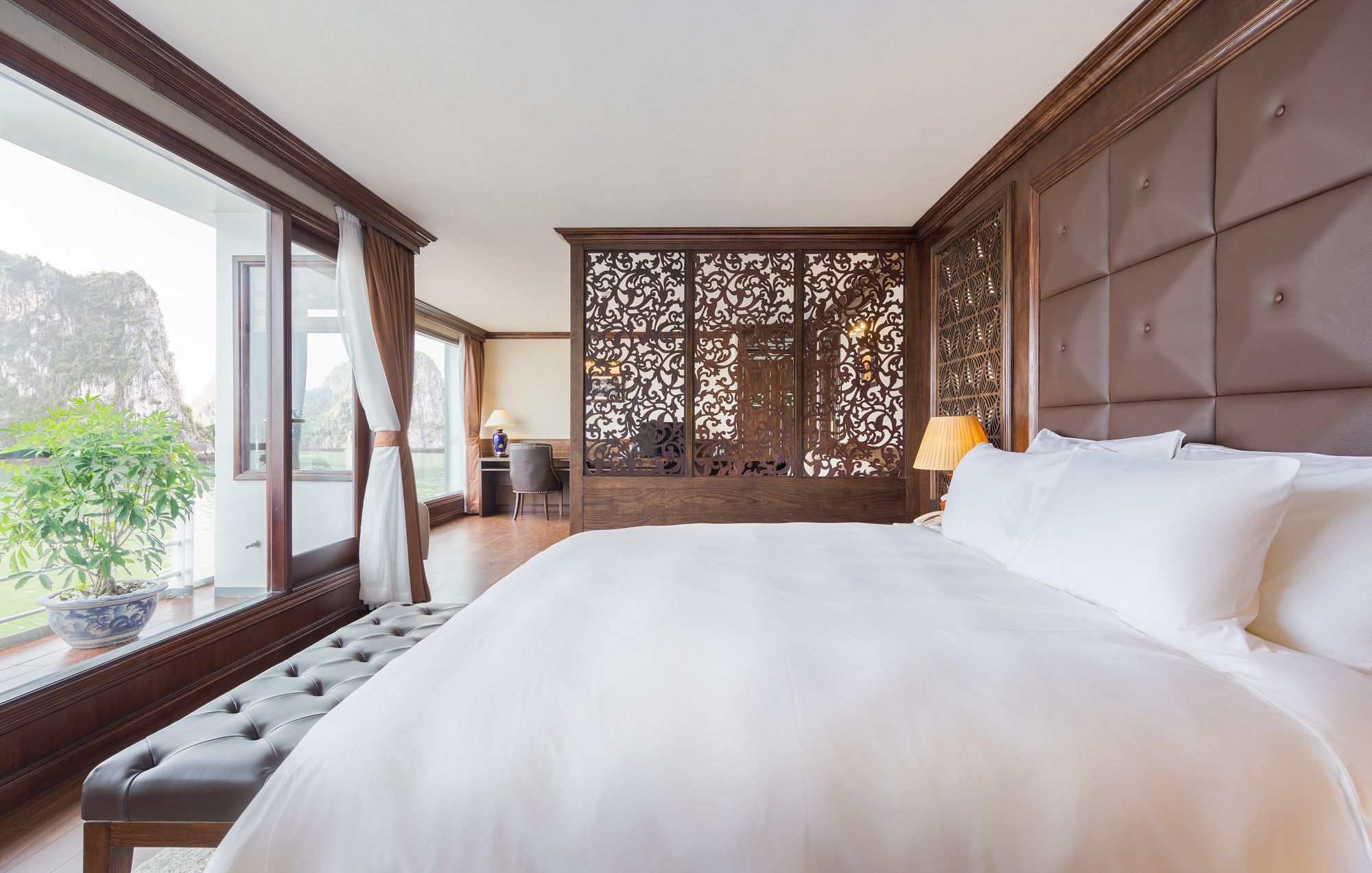 Hotel Mon Cheri Cruises Hanoi