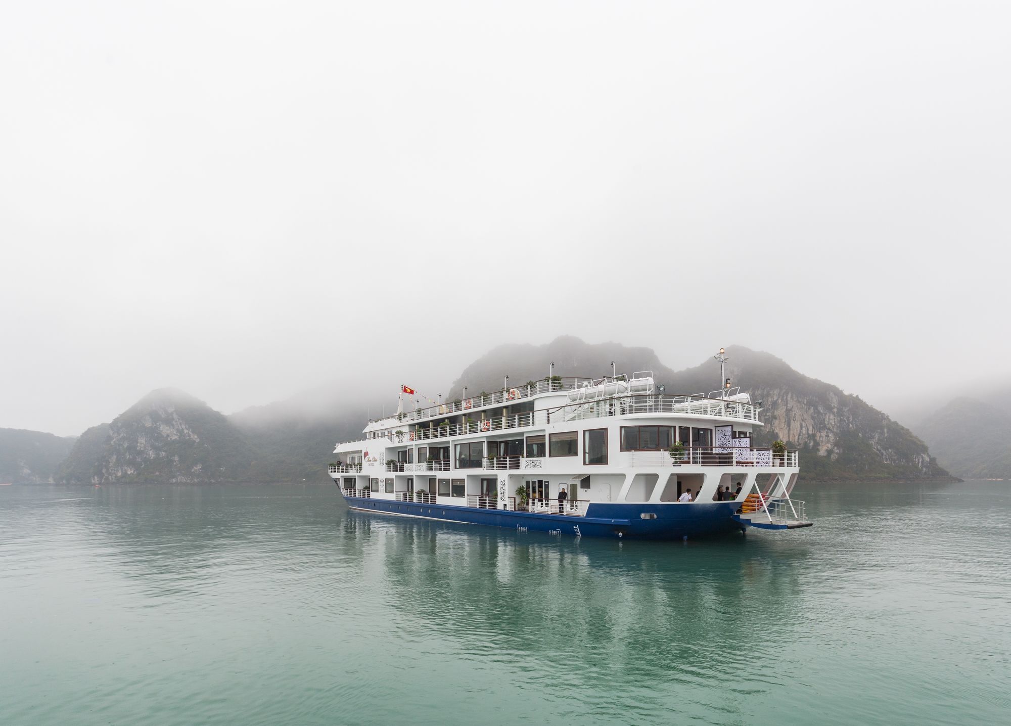 Mon Cheri Cruises Hotel