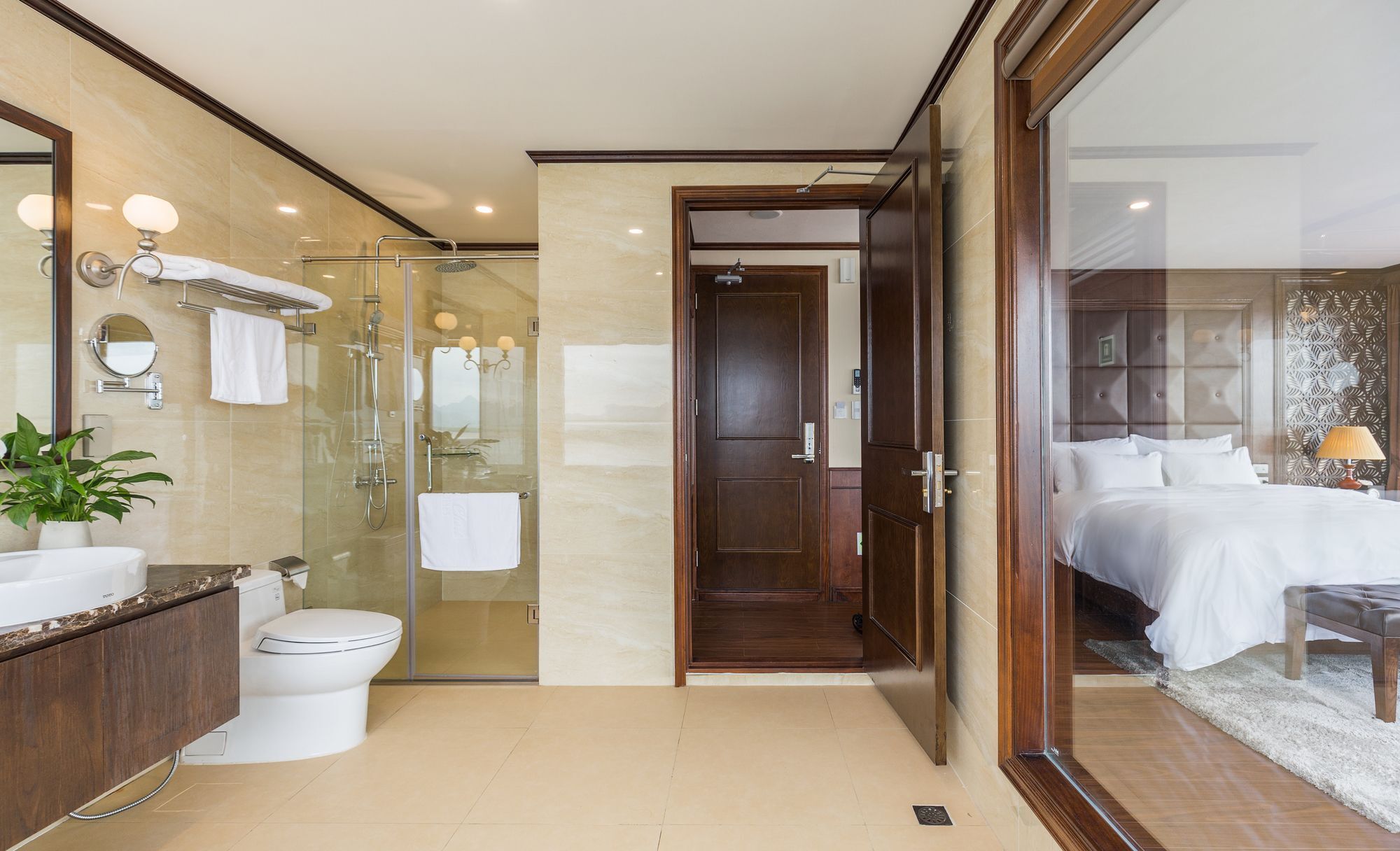 Hotel Mon Cheri Cruises 4*