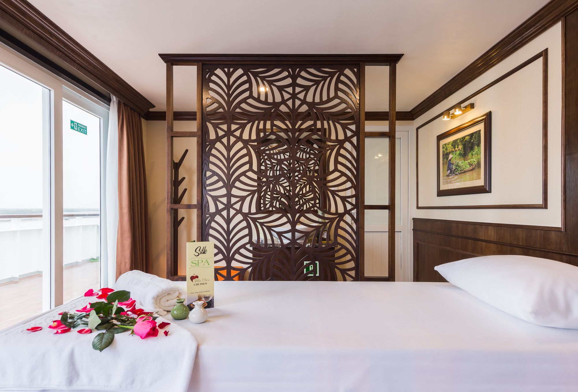 Khách sạn Mon Cheri Cruises Hà Nội