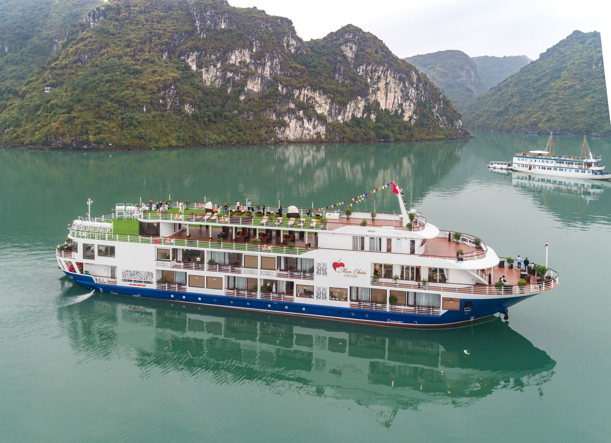 Khách sạn Mon Cheri Cruises 4*