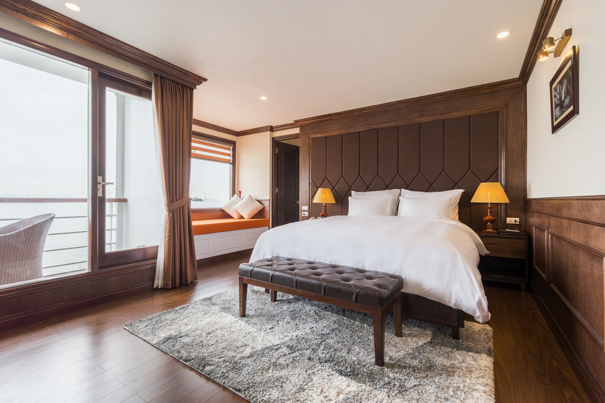 Mon Cheri Cruises Khách sạn
